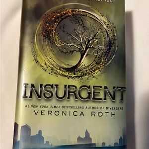 Insurgent by Veronica Roth Hardcover